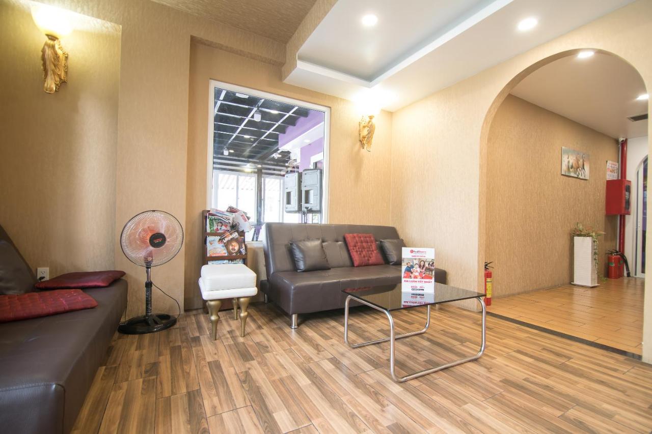 Reddoorz Plus Near Secc Ho Chi Minh City Bagian luar foto