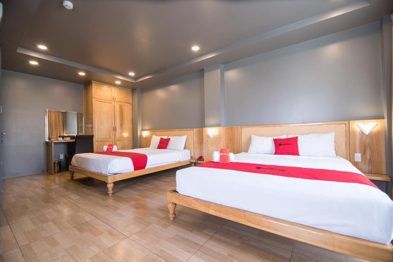 Reddoorz Plus Near Secc Ho Chi Minh City Bagian luar foto