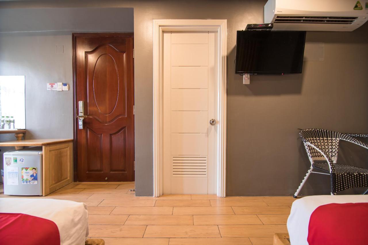 Reddoorz Plus Near Secc Ho Chi Minh City Bagian luar foto